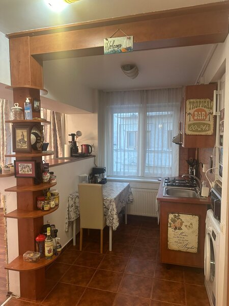 Ultracentral, str. Batistei nr. 9, inchiriez apartament 2 camere,