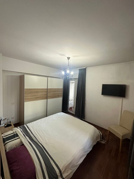 Ultracentral, str. Batistei nr. 9, inchiriez apartament 2 camere,